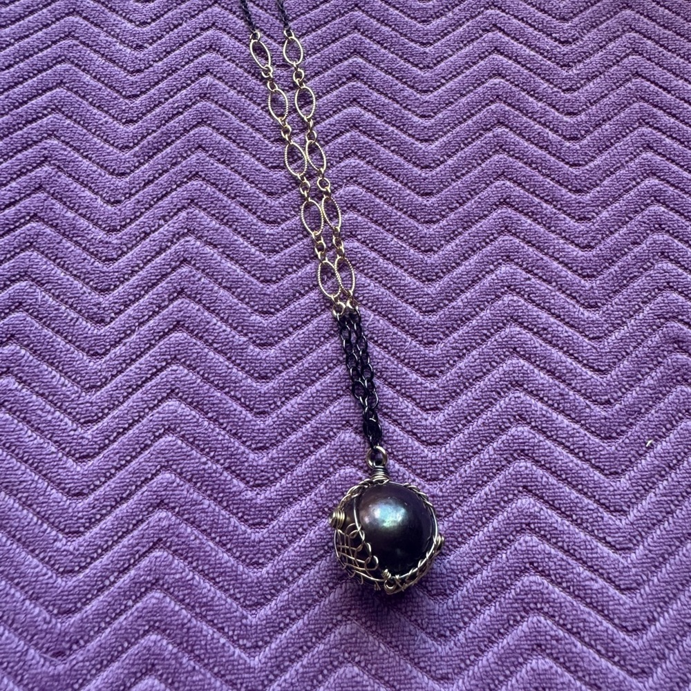 Black freshwater pearl necklace